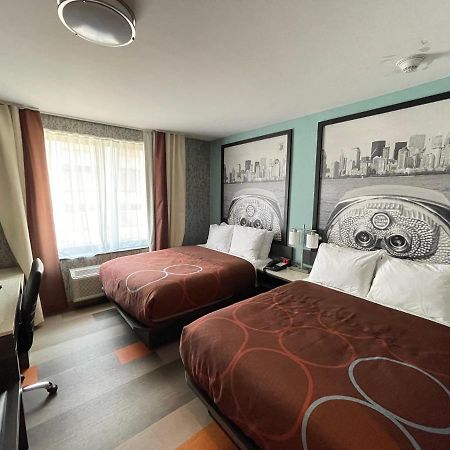 ホテル Super 8 By Wyndham Brooklyn Williamsburg ニューヨーク エクステリア 写真