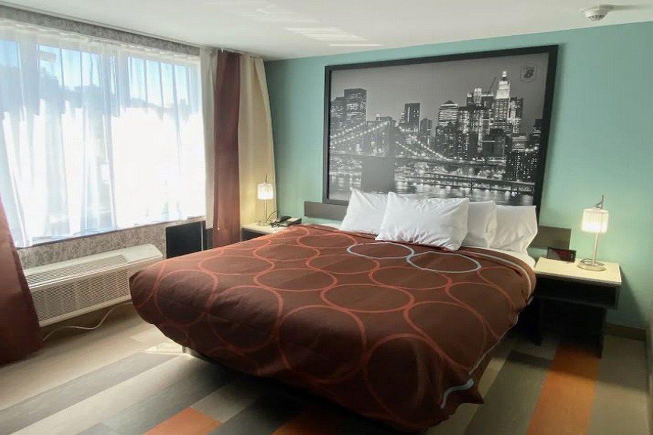 ホテル Super 8 By Wyndham Brooklyn Williamsburg ニューヨーク エクステリア 写真