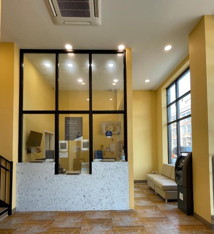 ホテル Super 8 By Wyndham Brooklyn Williamsburg ニューヨーク エクステリア 写真