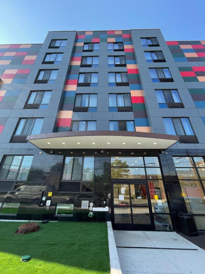 ホテル Super 8 By Wyndham Brooklyn Williamsburg ニューヨーク エクステリア 写真
